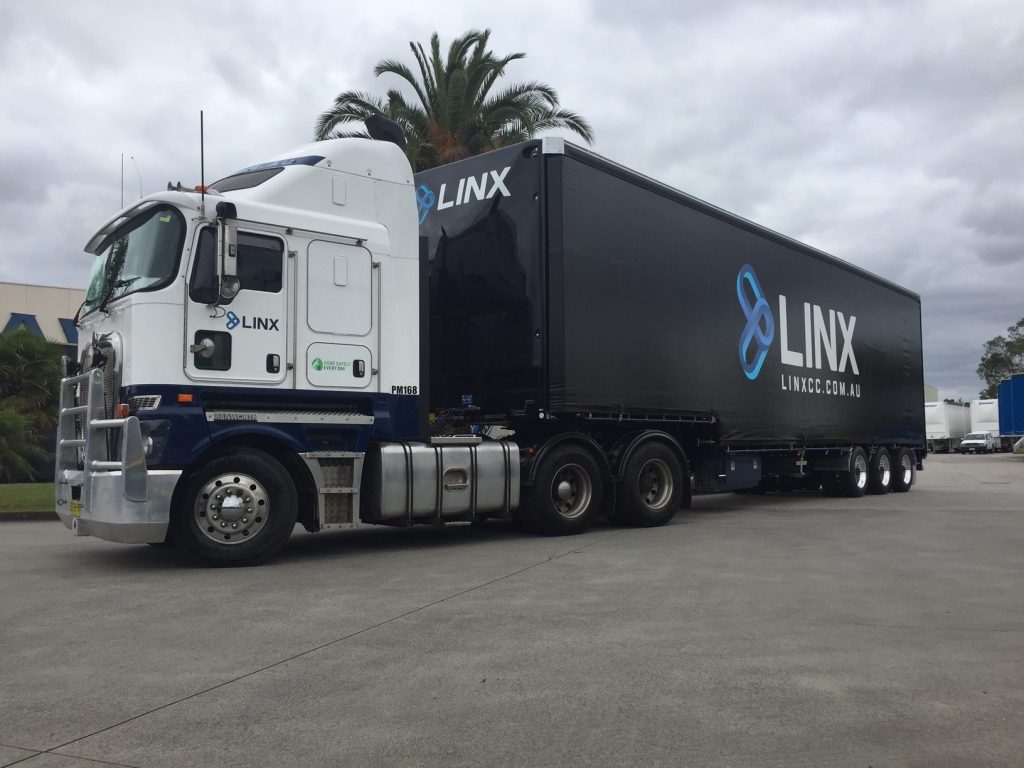LINX prime mover and trailer